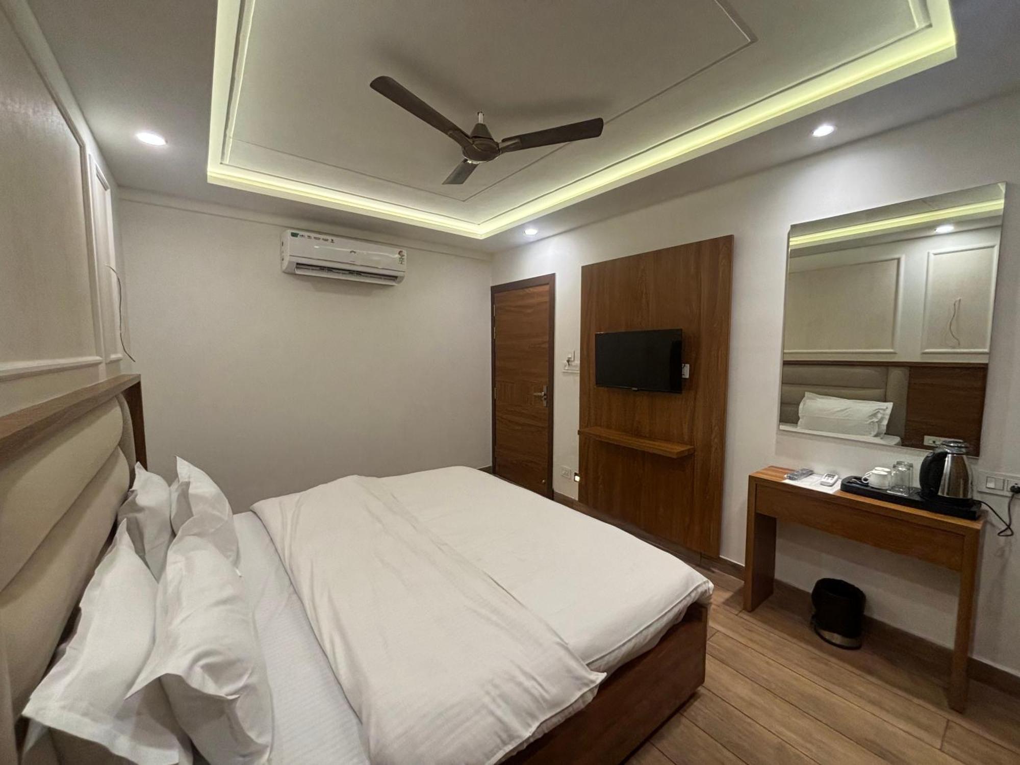 Hotel Gr Residency Amritsar Bagian luar foto