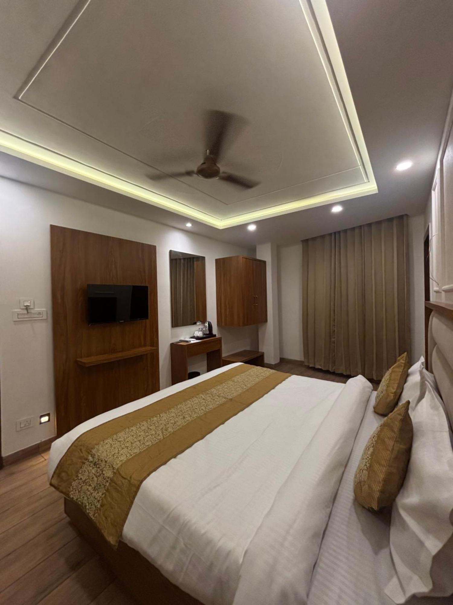 Hotel Gr Residency Amritsar Bagian luar foto