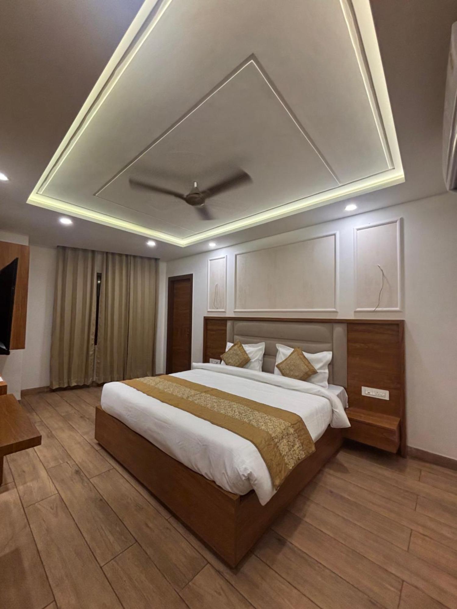 Hotel Gr Residency Amritsar Bagian luar foto