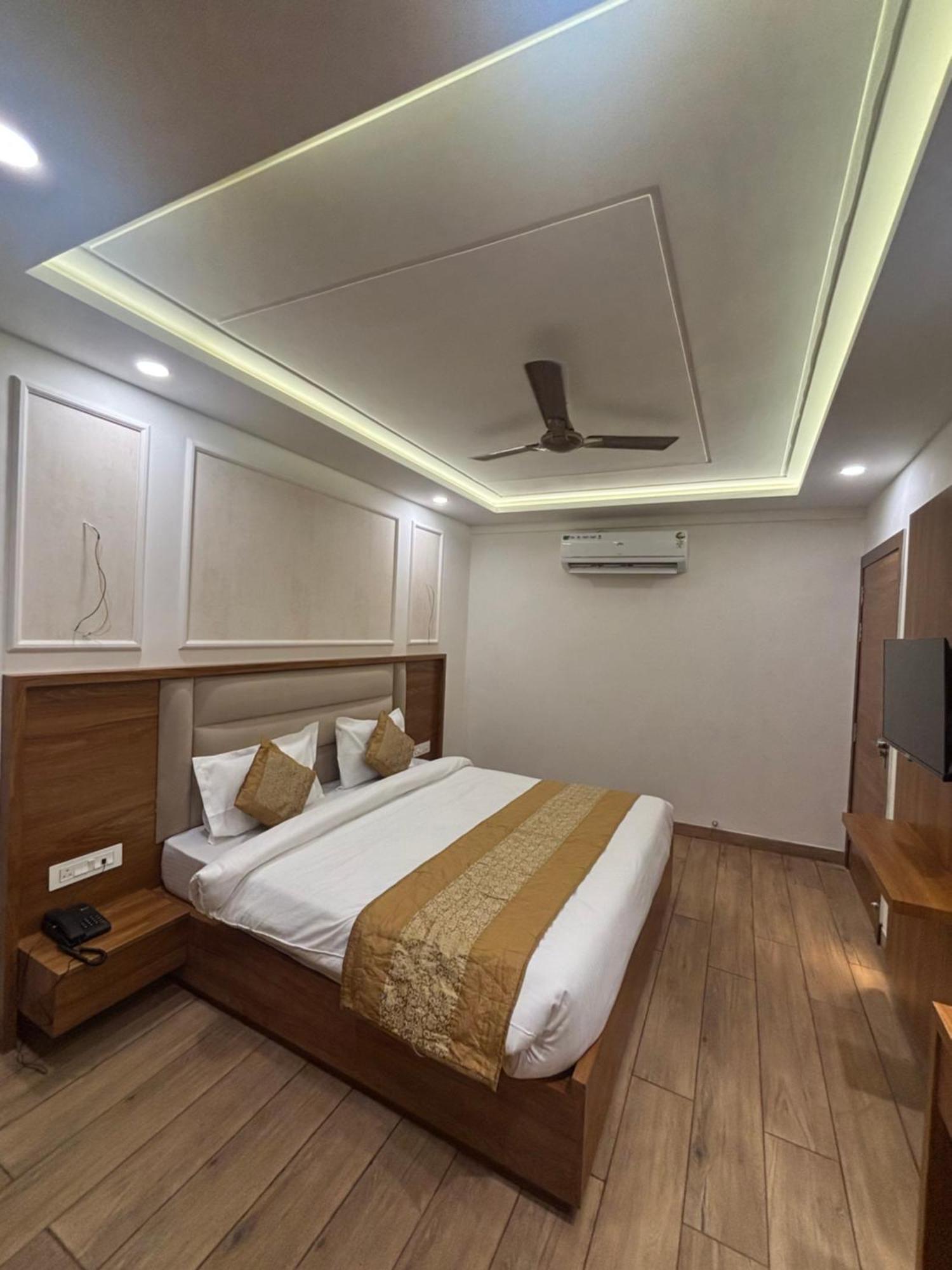 Hotel Gr Residency Amritsar Bagian luar foto