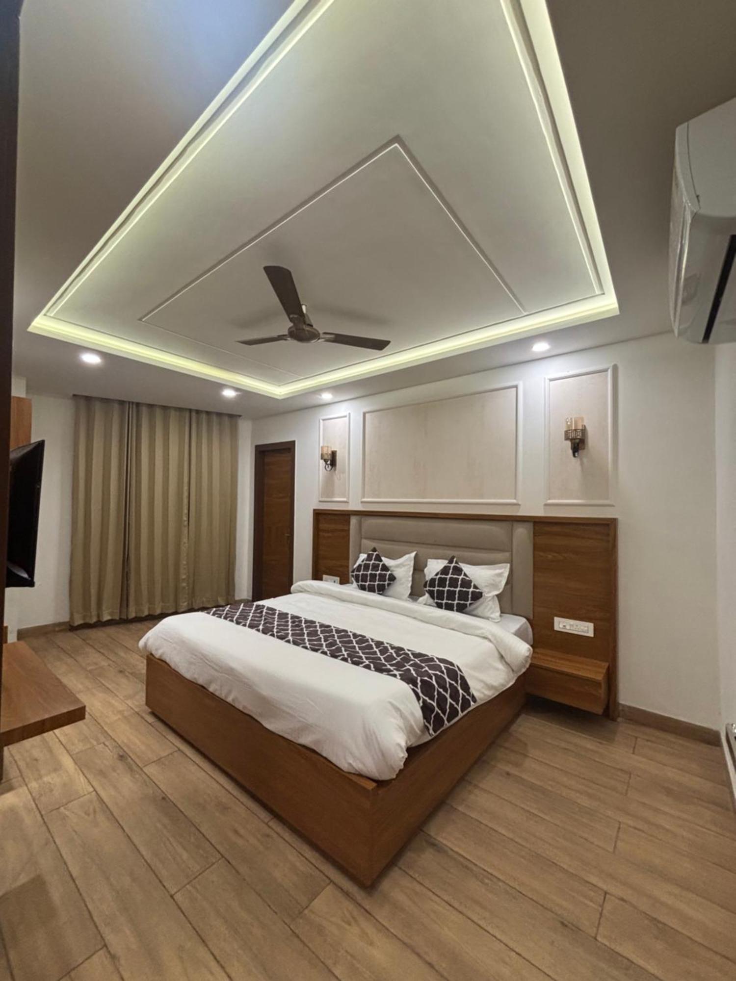 Hotel Gr Residency Amritsar Bagian luar foto